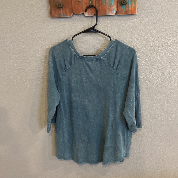 Women’s 3 quarter sleeve top - Picture 3 of 3